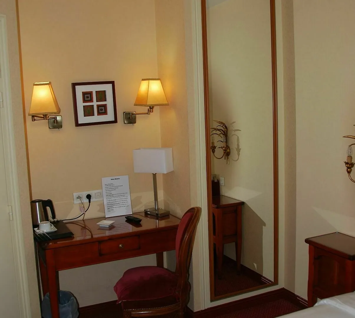 Hotel Courcelles Médéric París