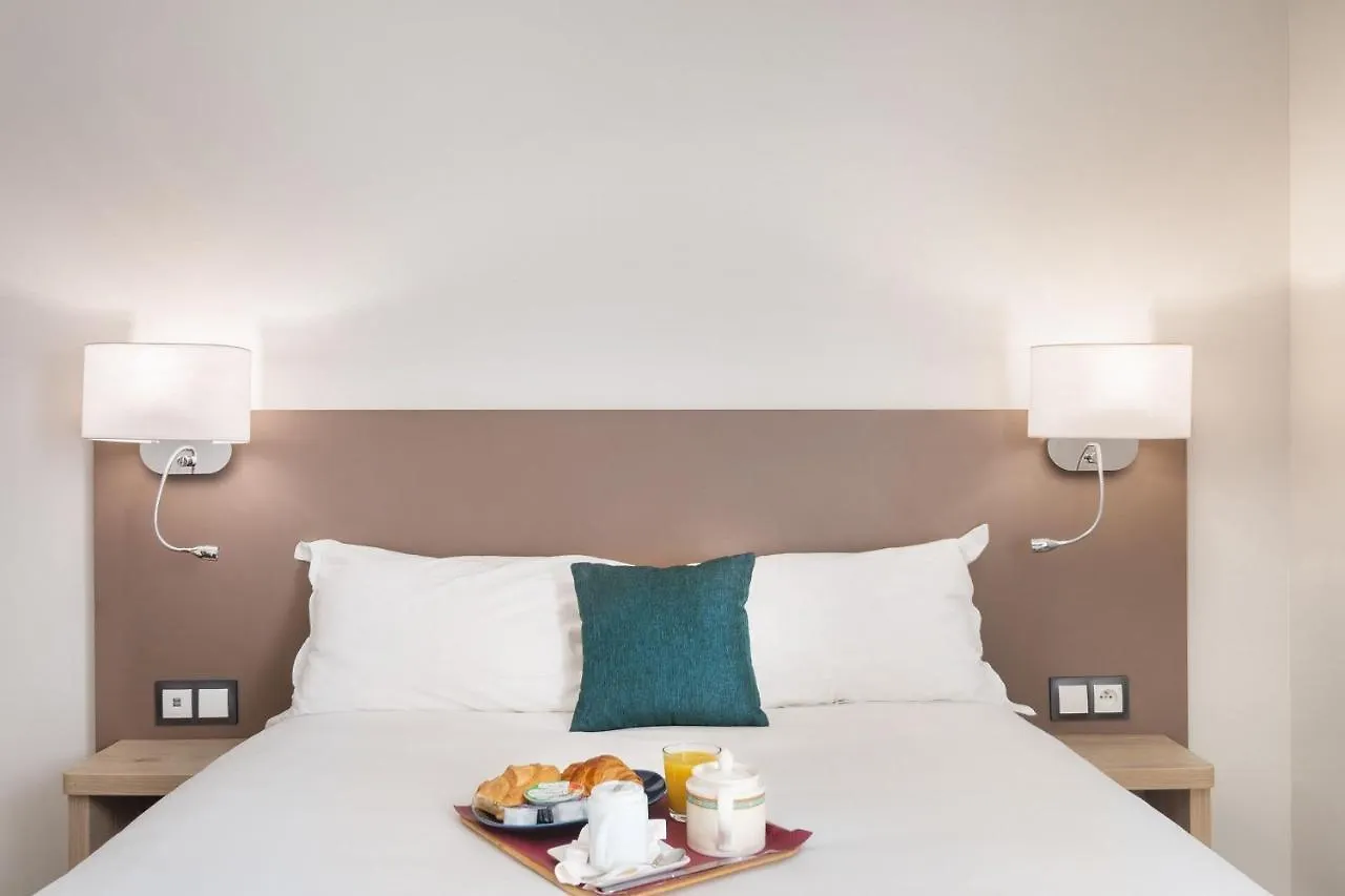 Courcelles Mederic Otel Paris