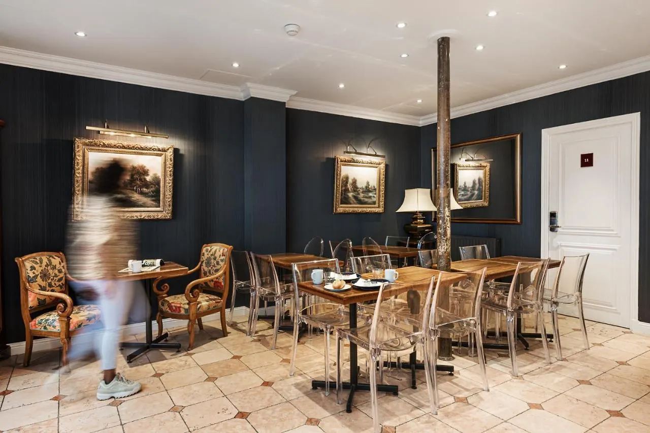 Hotel Courcelles Médéric Parigi