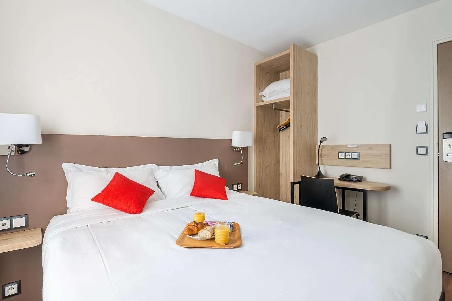 ***  Hotel Courcelles Médéric Parigi Francia