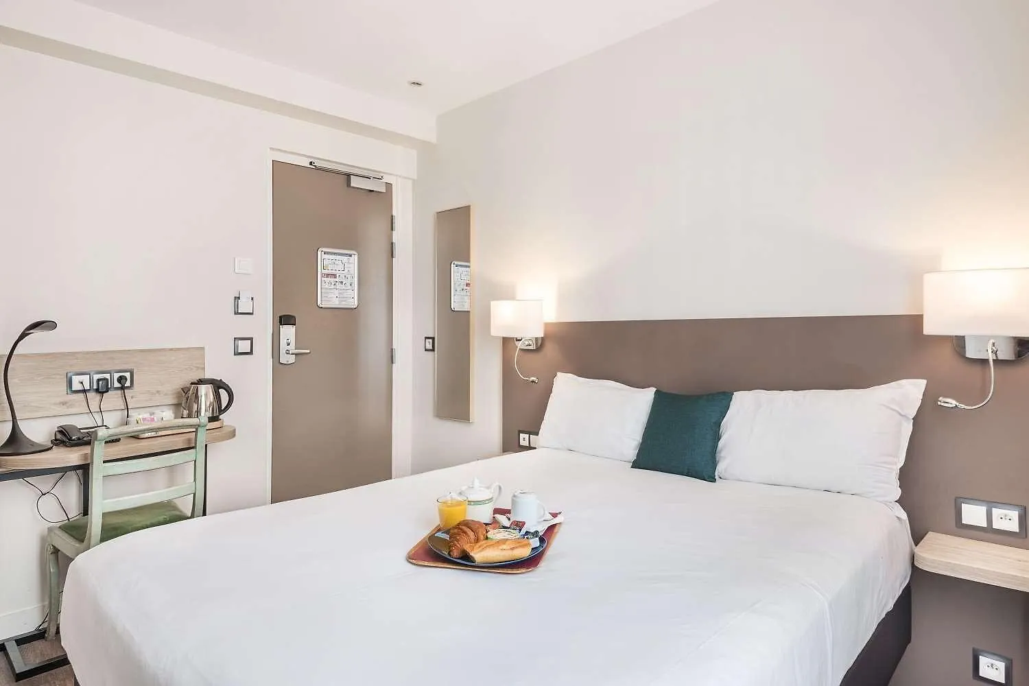 Courcelles Mederic Otel Paris