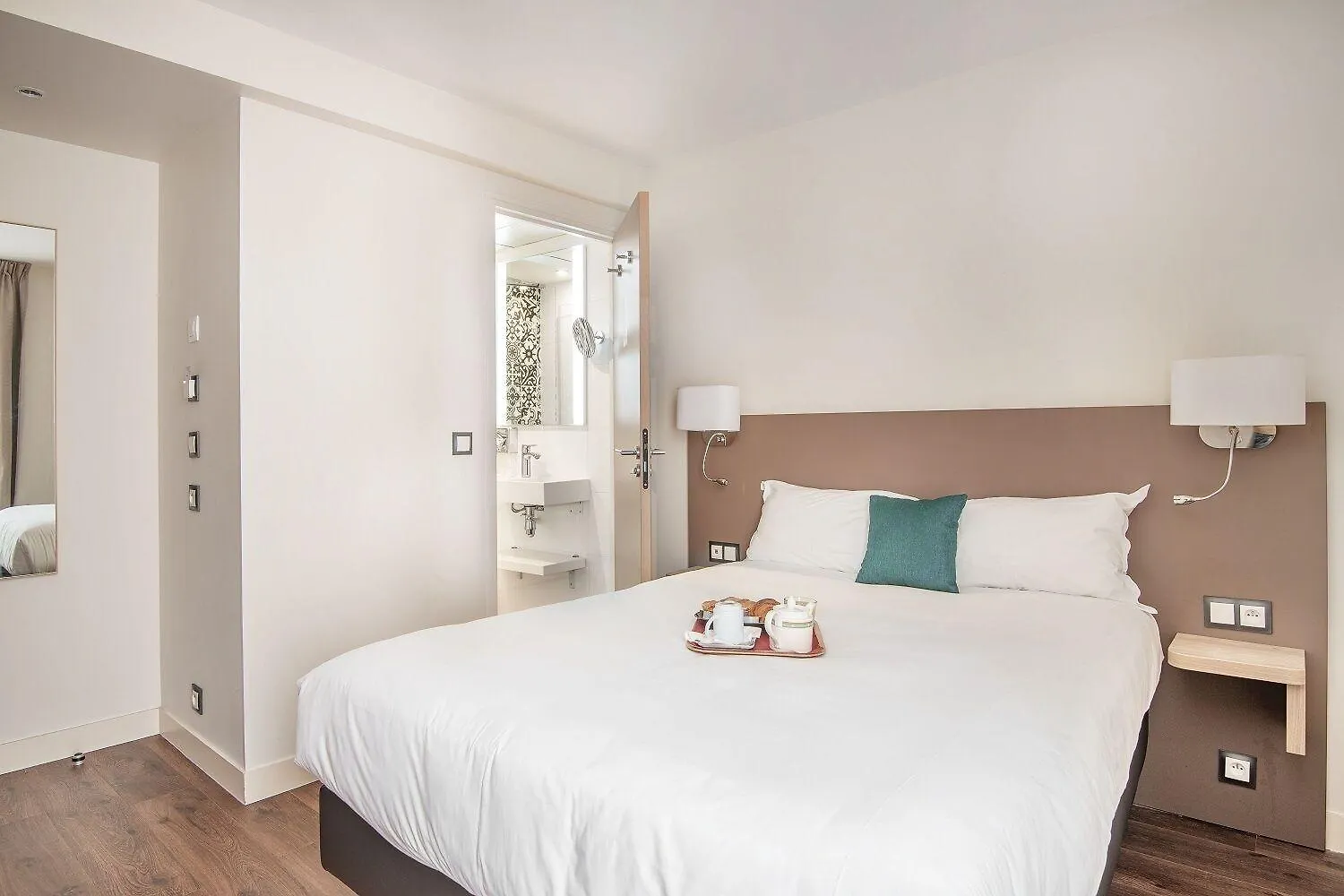 Hotel Courcelles Médéric Parigi