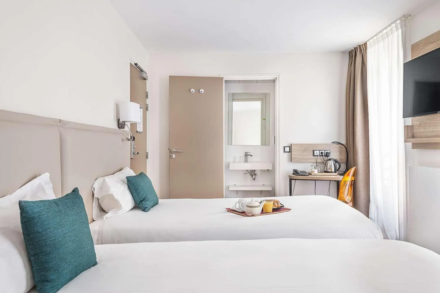 Hotel Courcelles Médéric Parigi