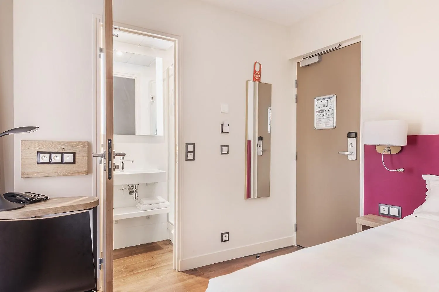 Courcelles Mederic Hotel Paris 3*,