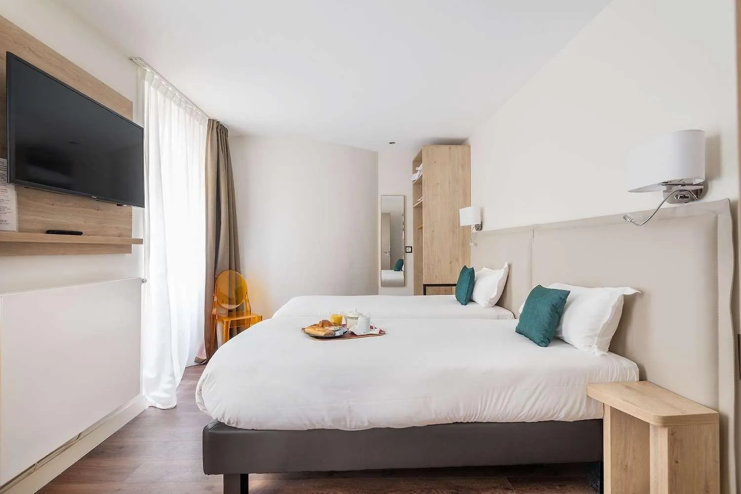 Hotel Courcelles Médéric Parigi