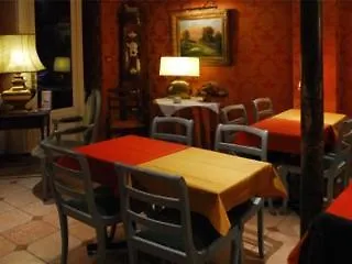 Hotel Courcelles Médéric Parigi