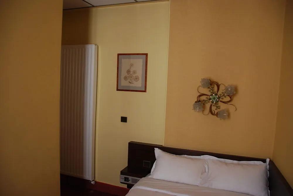 Hotel Courcelles Médéric Parigi Francia