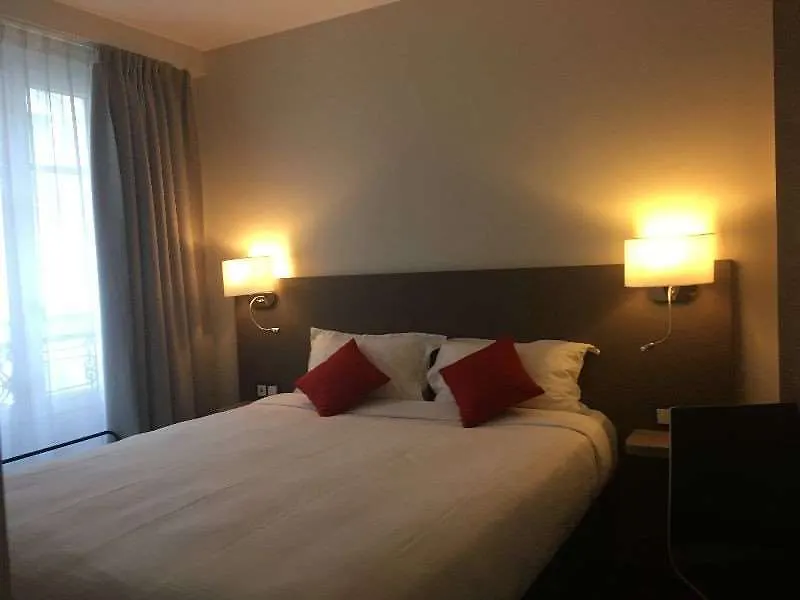 Hotel Courcelles Médéric Parigi 3*,