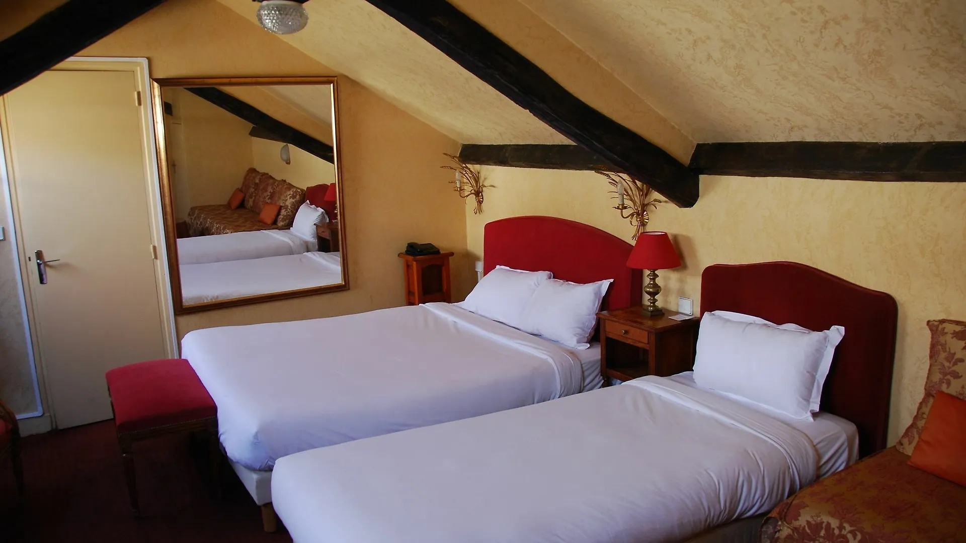 Hotel Courcelles Médéric Parigi