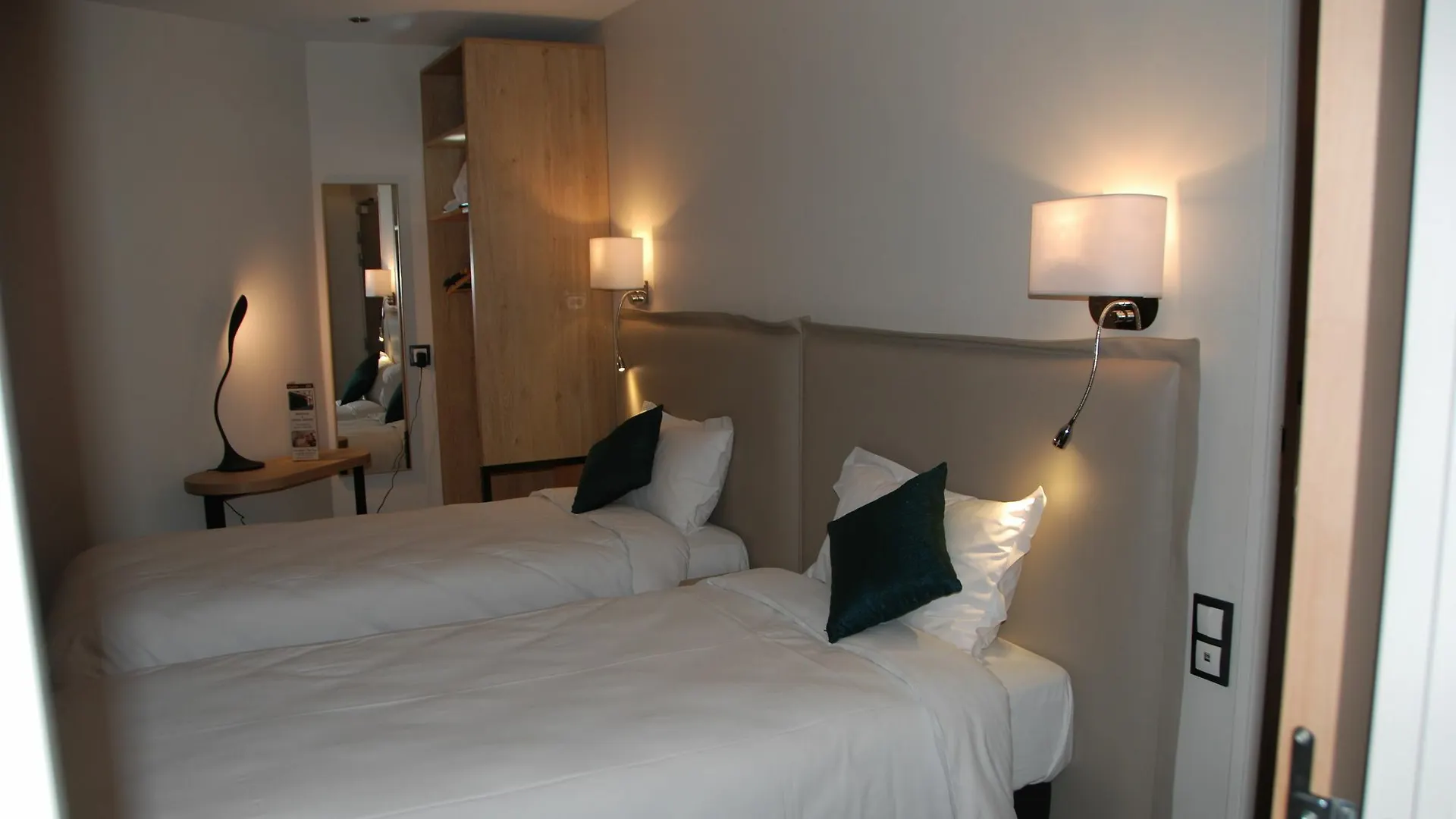 Hotel Courcelles Médéric Parigi Francia