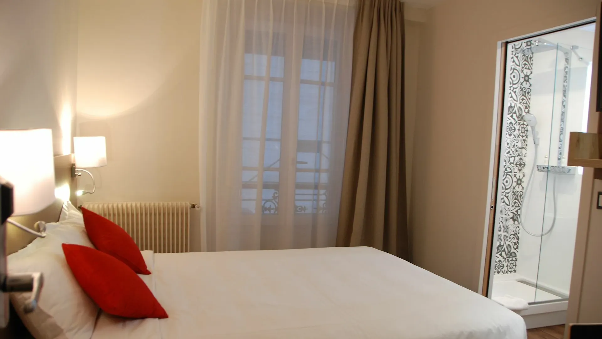 Hotel Courcelles Médéric Parigi 3*,