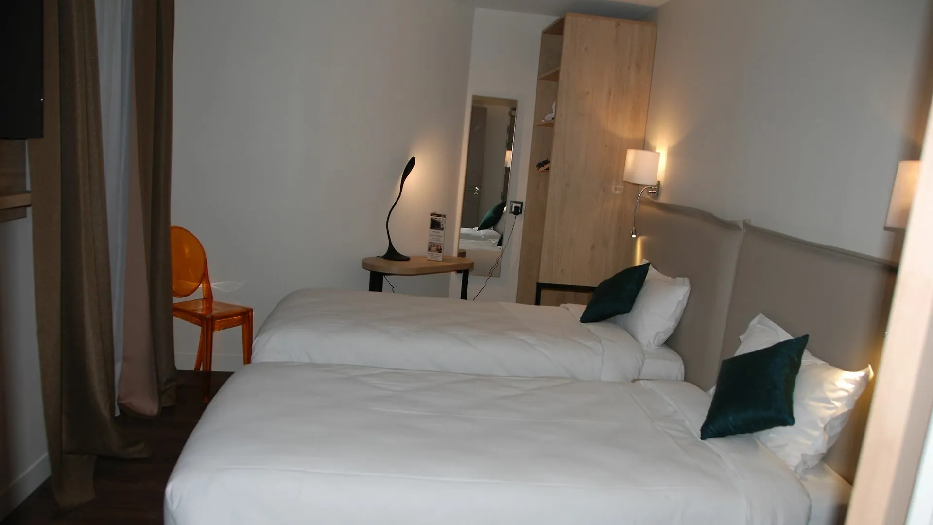 Hotel Courcelles Médéric Parigi