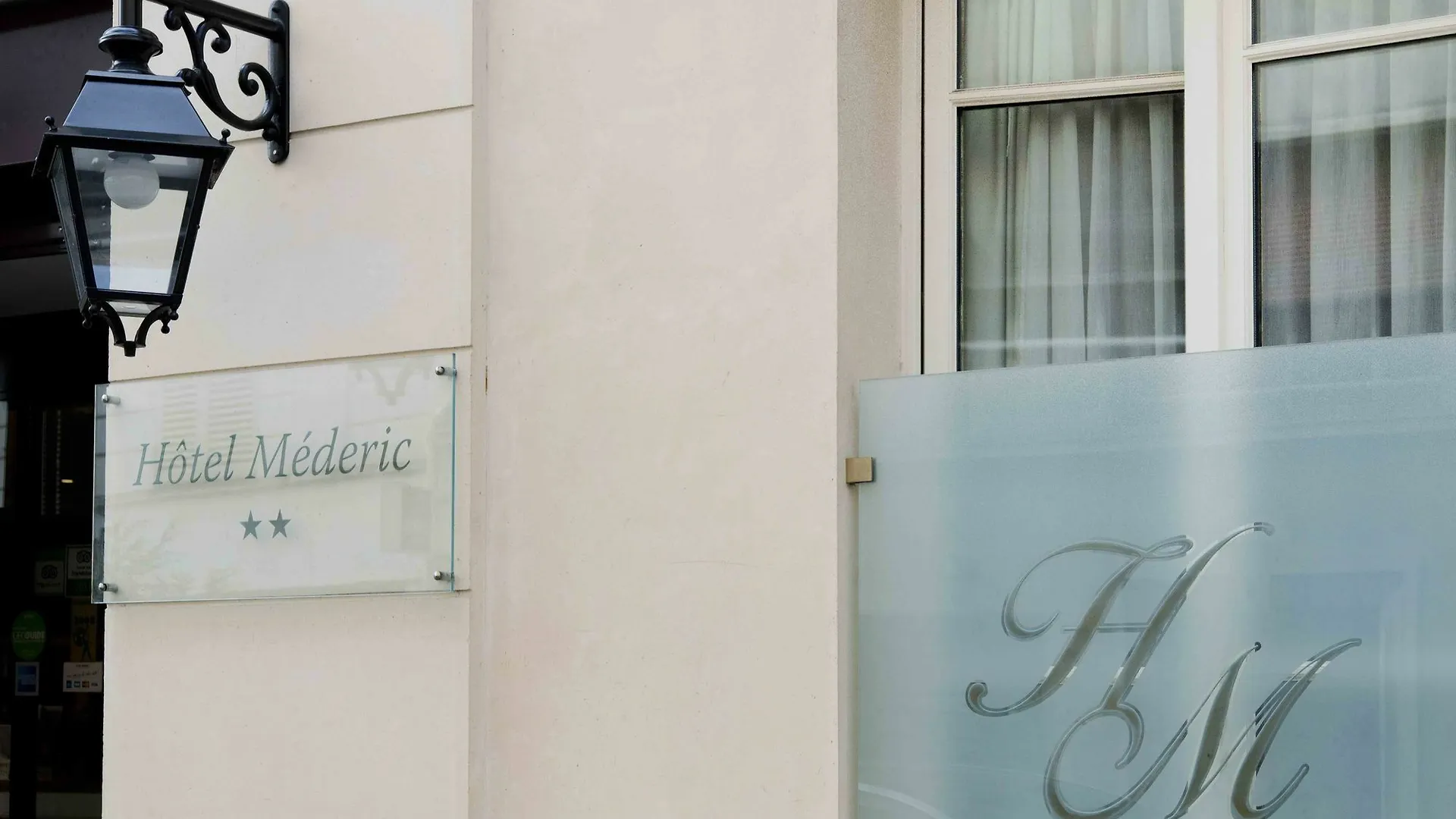 Hotel Courcelles Médéric Parigi
