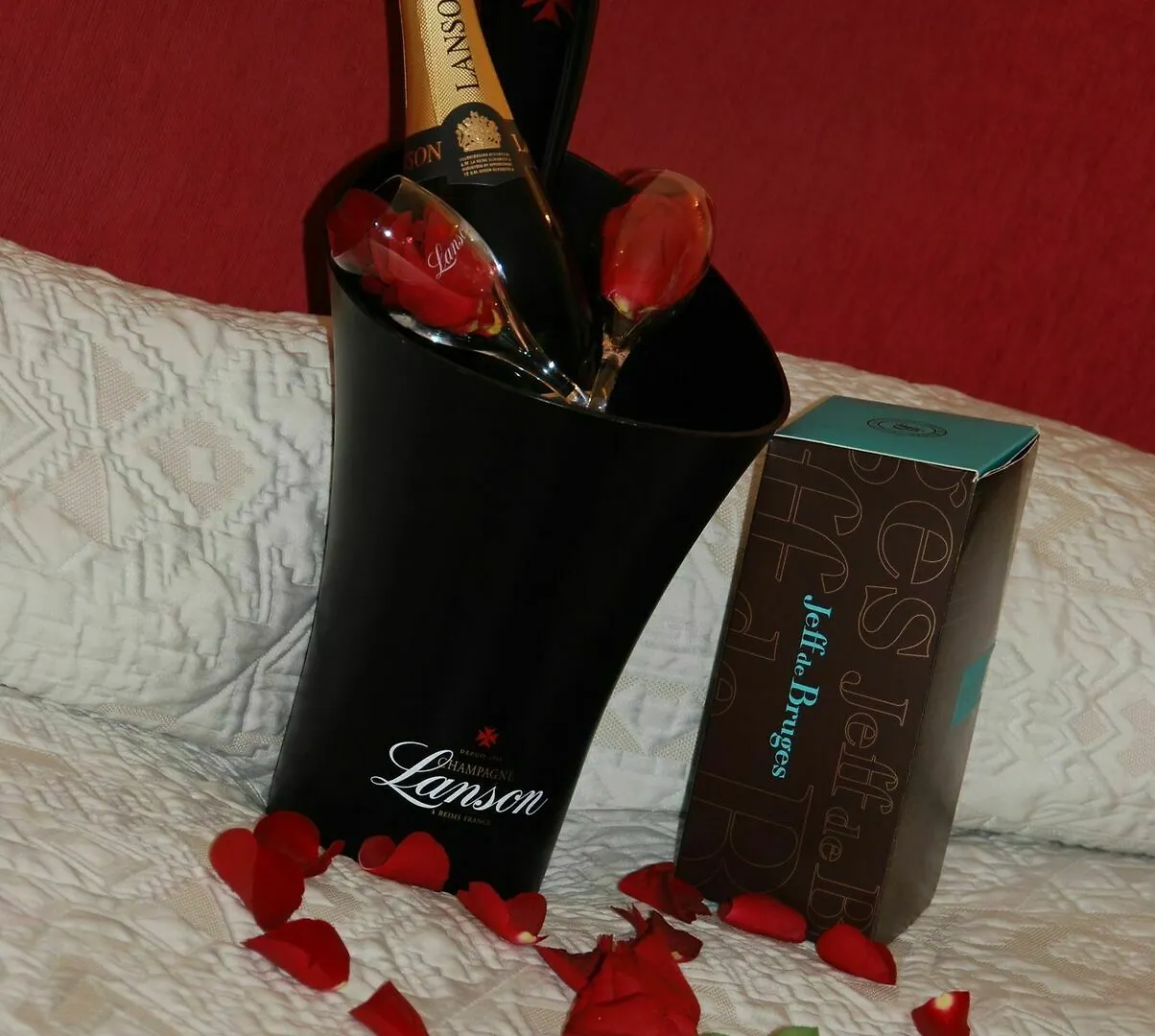***  Courcelles Mederic Hotel Paris France